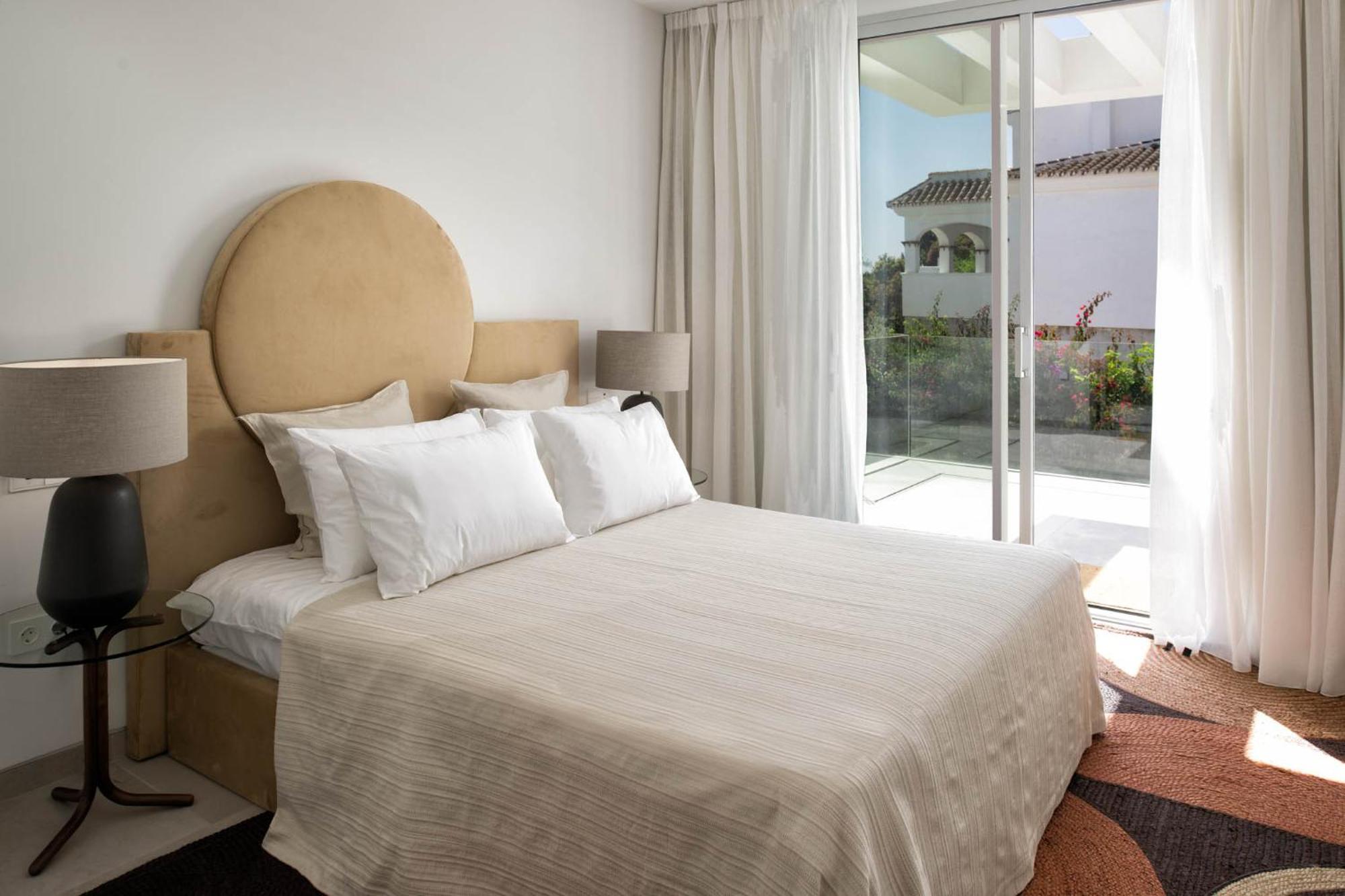 Luxury Alma - 5br With Pool, Garden & Parking Villa Marbellac