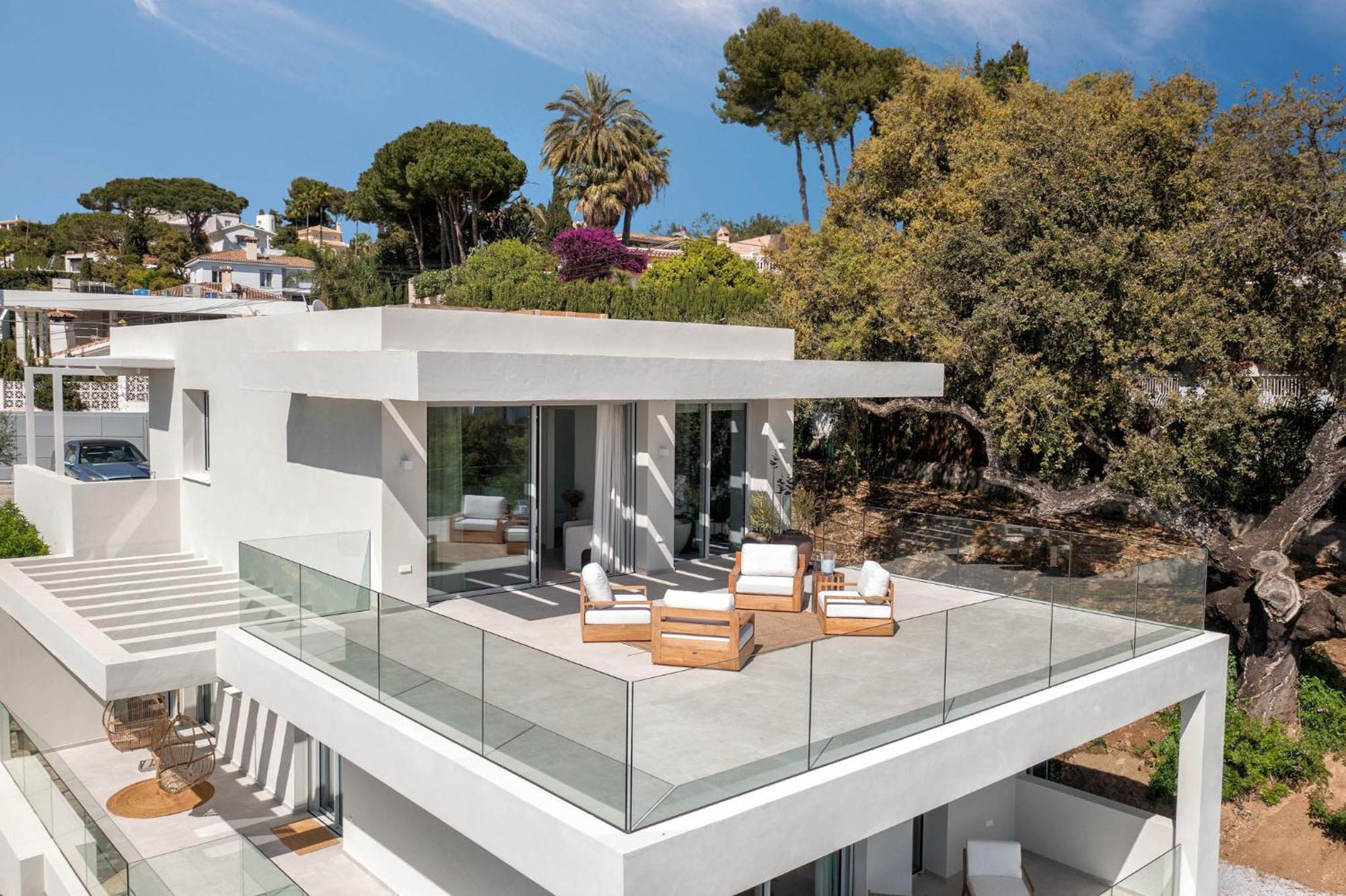 Luxury Alma - 5br With Pool, Garden & Parking *